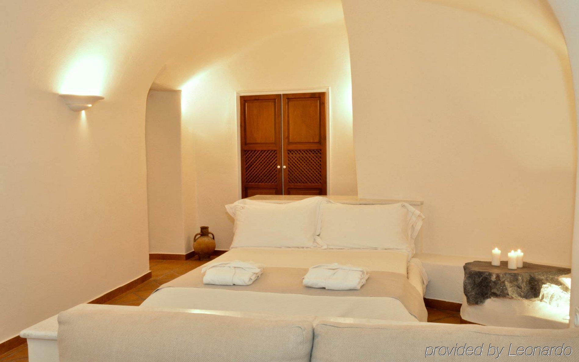 Hostel 16 Oia Стая снимка